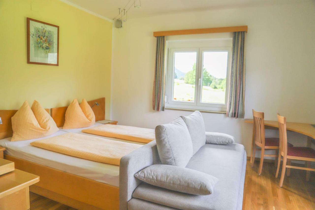 Pension Strauss Ossiach Buitenkant foto